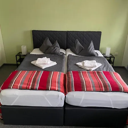 Pensjonat & Gaststaette Bauernstube Heinsdorfergrund