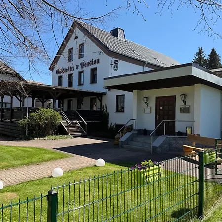 Гостевой дом & Gaststaette Bauernstube Heinsdorfergrund